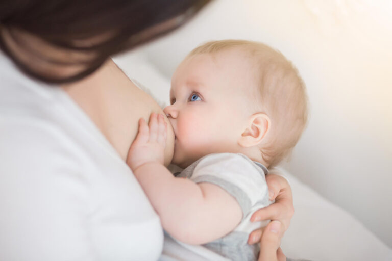 Lactancia Materna vs. Lactancia Artificial